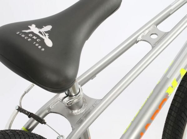 Haro.DMC_.24.Bike_.silver.1_36e99f26-0c86-4b8a-a6a6-b637756a4f6d_1242x929_crop_center.jpg Haro DMC 26 inch Bike